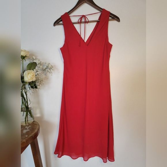Vintage sexy red flowy dress. Wrap top. V-neck. Size 9. CANADIAN MADE - Picture 2 of 9